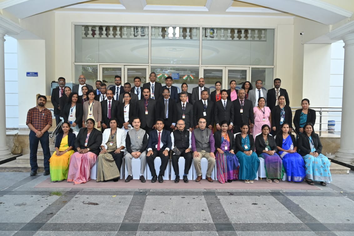 श्रीलंका के 40 वरिष्ठ अधिकारियों ने भारत में क्षमता-विकास कार्यक्रम पूरा किया