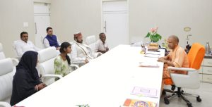 रायबरेली: चोरी के आरोप में पीटकर मारे गए हरिओम बाल्मीकि के परिवार से मिले सीएम योगी
