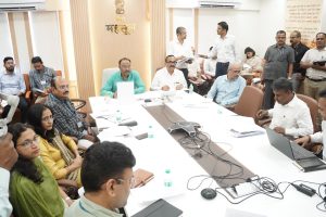 ओबीसी विद्यार्थ्यांसाठीच्या वसतीगृहासाठी जमीन अधिग्रहित करण्याचे महसूल मंत्र्यांचे आदेश