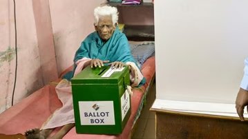 निर्वाचन आयोग: बिहार विधानसभा चुनावों के दौरान वरिष्ठ नागरिकों और दिव्यांगजनों के लिए वैकल्पिक डाक मतपत्रों की अनुमति दी