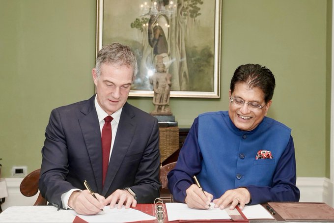 वाणिज्य मंत्री पीयूष गोयल ने संयुक्त आर्थिक एवं व्यापार समिति के पुनर्गठन के लिए ‘संदर्भ की शर्तों’ पर हस्ताक्षर की घोषणा की