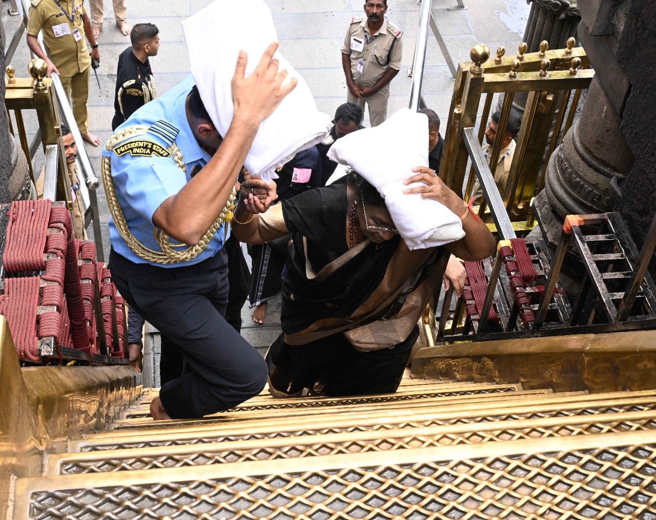 President Droupadi Murmu Offers Prayers at Sabarimala Hill Shrine in Kerala