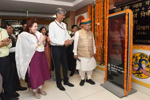 केंद्रीय मंत्री अर्जुन राम मेघवाल ने विधिक सूचना प्रबंधन प्रणाली के सजीव मुकदमा डैशबोर्ड का उद्घाटन किया