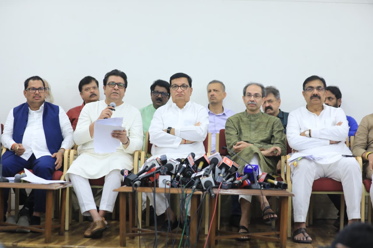 मतदारयादीतल्या त्रुटी दूर होईपर्यंत निवडणुका पुढे ढकण्याची विरोधकांची मागणी