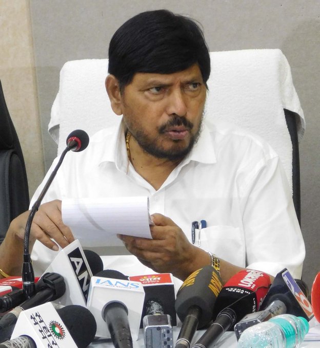 खासगी क्षेत्रात आरक्षण लागू करण्याच्या मागणीचा केंद्रीय मंत्री रामदास आठवले यांच्याकडून पुनरुच्चार