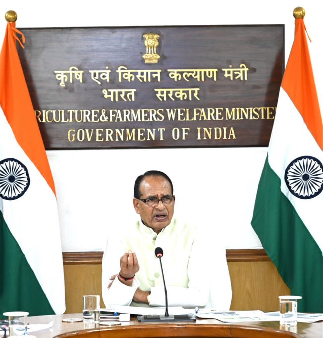 Union Agriculture Minister Holds Key Meeting on Farmers Complaints in Delhi