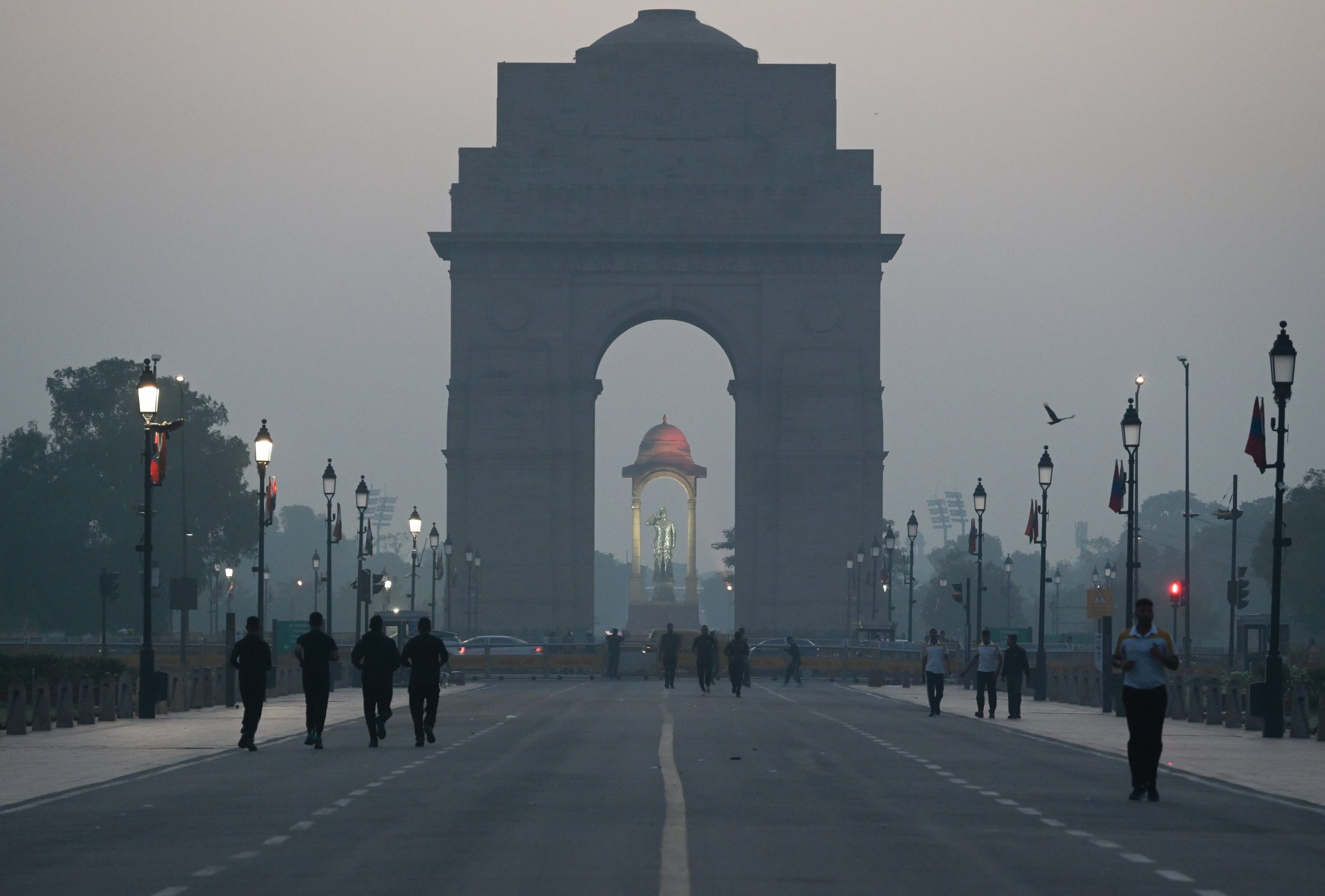 वायु गुणवत्ता प्रबंधन आयोग ने जाड़े में प्रदूषण नियंत्रण तैयारियों की समीक्षा की