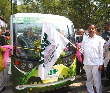मुंबईतल्या संजय गांधी राष्ट्रीय उद्यानातल्या पर्यावरणपूरक ई-बग्गी सेवेला प्रारंभ