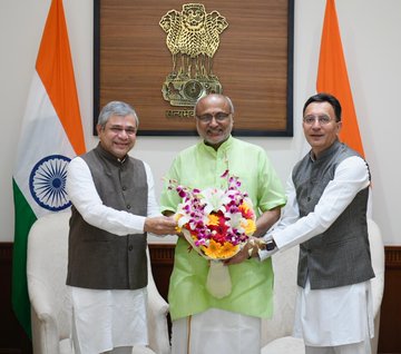 उपराष्ट्रपति सी. पी. राधाकृष्णन ने रेल मंत्री अश्विनी वैष्णव और आईटी राज्य मंत्री जितिन प्रसाद से मुलाकात की