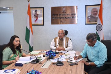 आवास और शहरी कार्य मंत्री मनोहर लाल ने प्रधानमंत्री स्वनिधि योजना के कार्यान्वयन पर समीक्षा बैठक की अध्यक्षता की