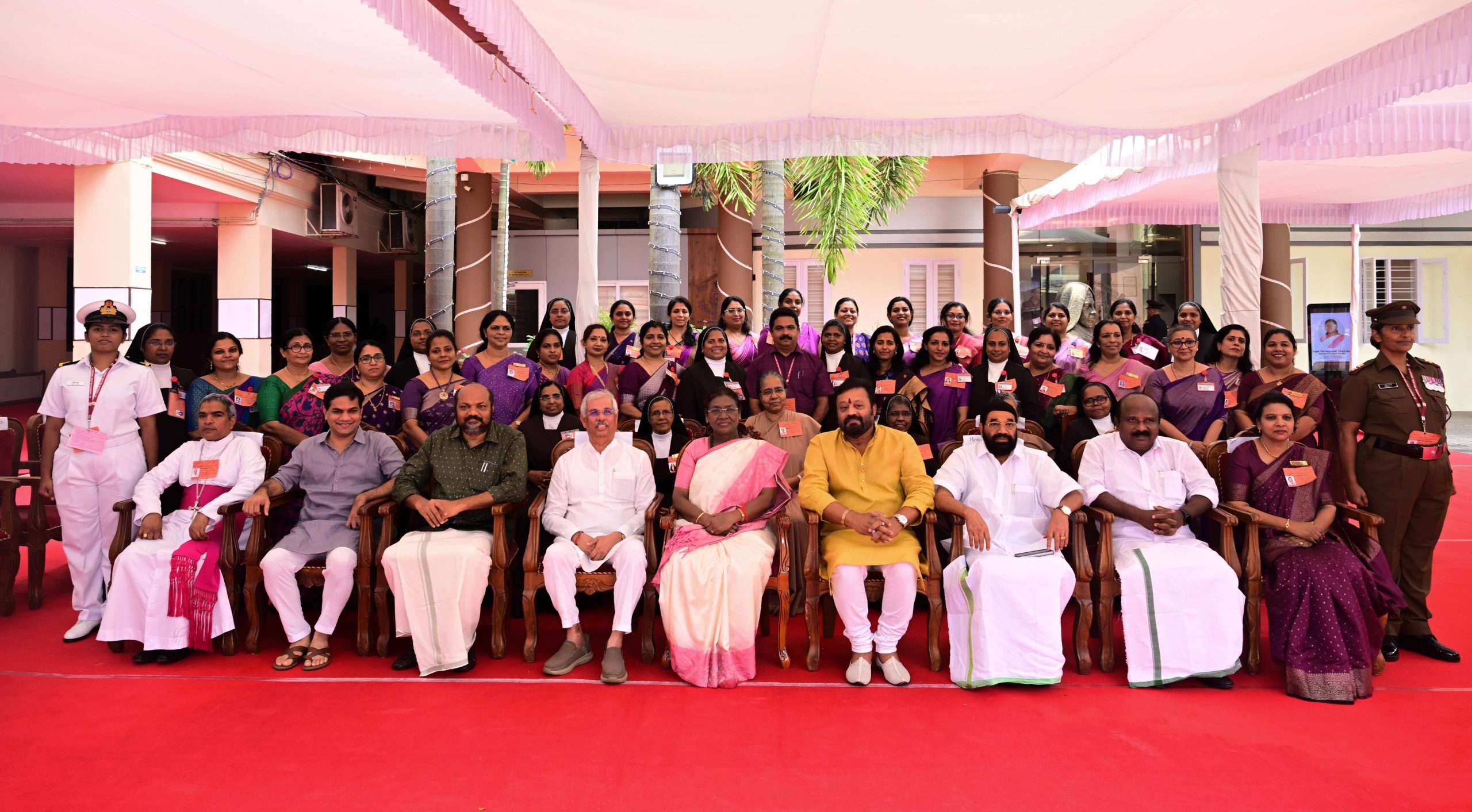 देश को विकासशील बनाने के लिए महिलाओं की भागीदारी अत्यंत आवश्यक: राष्ट्रपति द्रौपदी मुर्मु