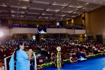 केंद्रीय राज्य मंत्री शोभा करंदलाजे ने राष्ट्रीय रेशमकीट बीज संगठन के स्वर्ण जयंती समारोह को संबोधित किया