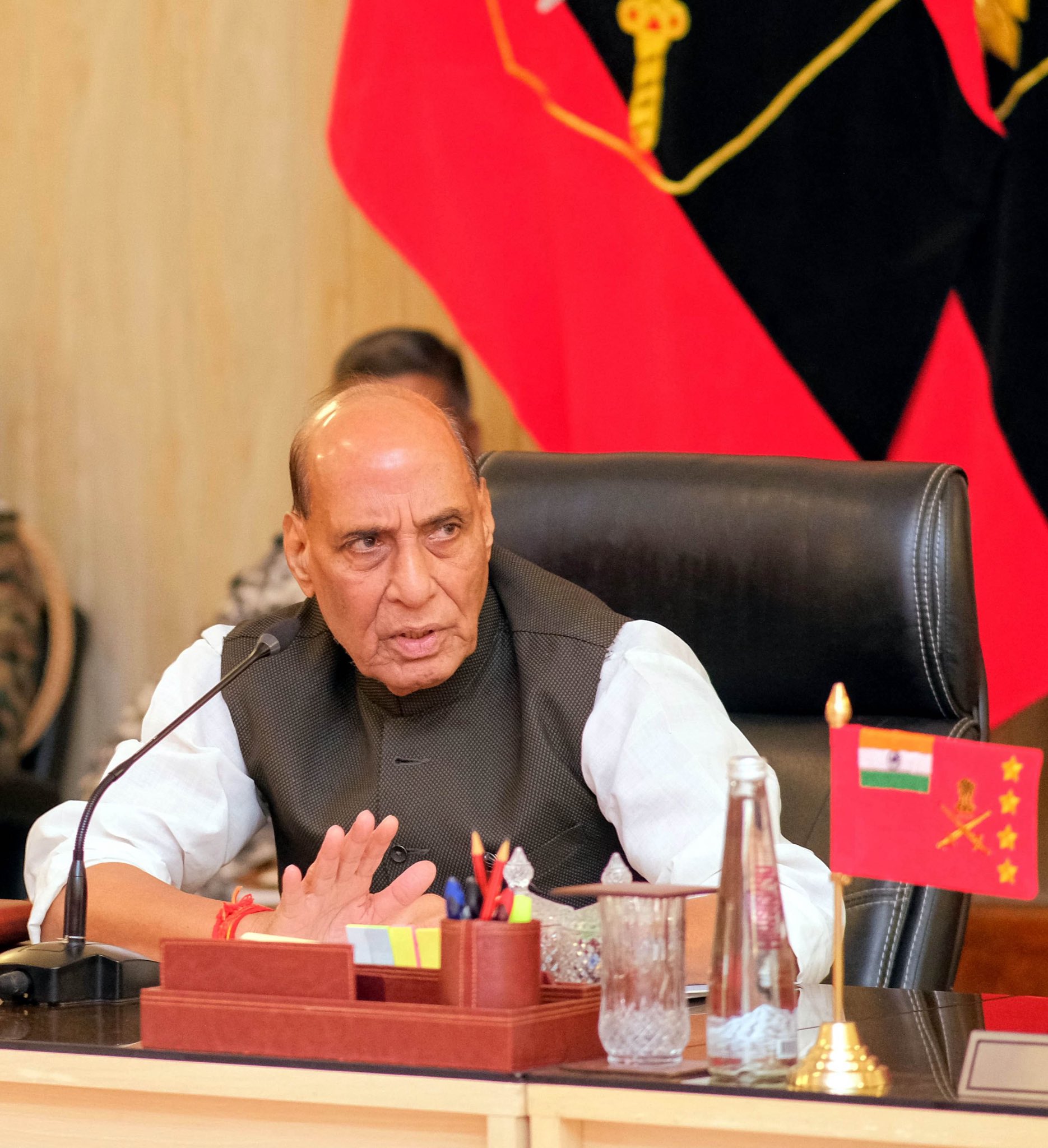 रक्षा मंत्री राजनाथ सिंह ने जैसलमेर में कमांडर सम्मेलन के दौरान डिजिटल और कल्याणकारी पहलों का उद्घाटन किया