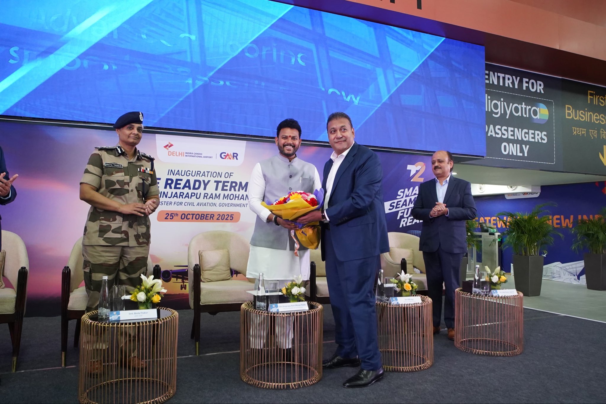 दिल्ली के इंदिरा गाँधी अंतर्राष्ट्रीय हवाई अड्डे का टर्मिनल – 2 की सेवाएं कल से दुबारा यात्रियों के लिए शुरू