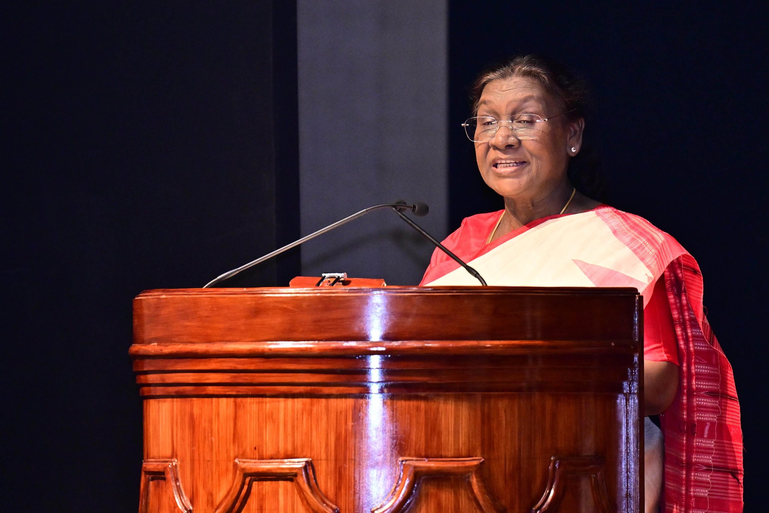 युवा अधिकारियों के नेतृत्व में तैयार पुलिस बल विकसित भारत के निर्माण में महत्वपूर्ण भूमिका निभाएगा :राष्ट्रपति द्रौपदी मुर्मु