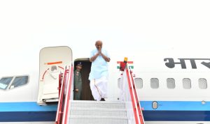 উপ-রাষ্ট্রপতি সি পি রাধাকৃষ্ণণ সেশেলস  সফর সেরে আজ সকালে কোয়েম্বাটুরে ফিরেছেন উপ-রাষ্ট্রপতি সি পি রাধাকৃষ্ণণ সেশেলস  সফর সেরে আজ সকালে কোয়েম্বাটুরে ফিরেছেন