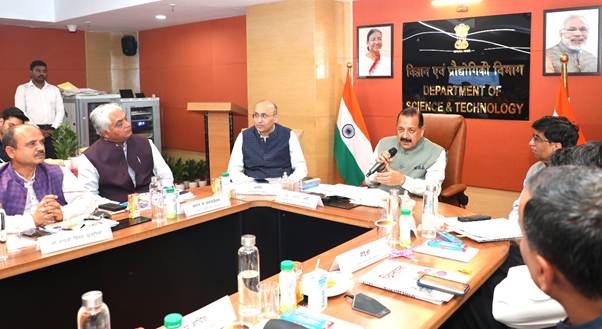 Science Minister Dr Jitendra Singh Highlights Role of AI Tools in Promoting Hindi Content