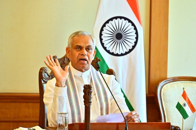 सर्व विद्यापीठांनी दर ३ महिन्यांनी कार्यअहवाल सादर करण्याचे राज्यपालांचे निर्देश