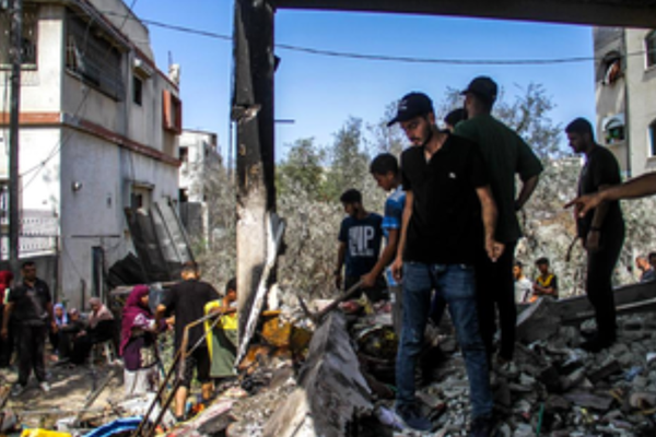 Thousands of Palestinians Return to Northern Gaza As US-Brokered Ceasefire Comes Into Effect