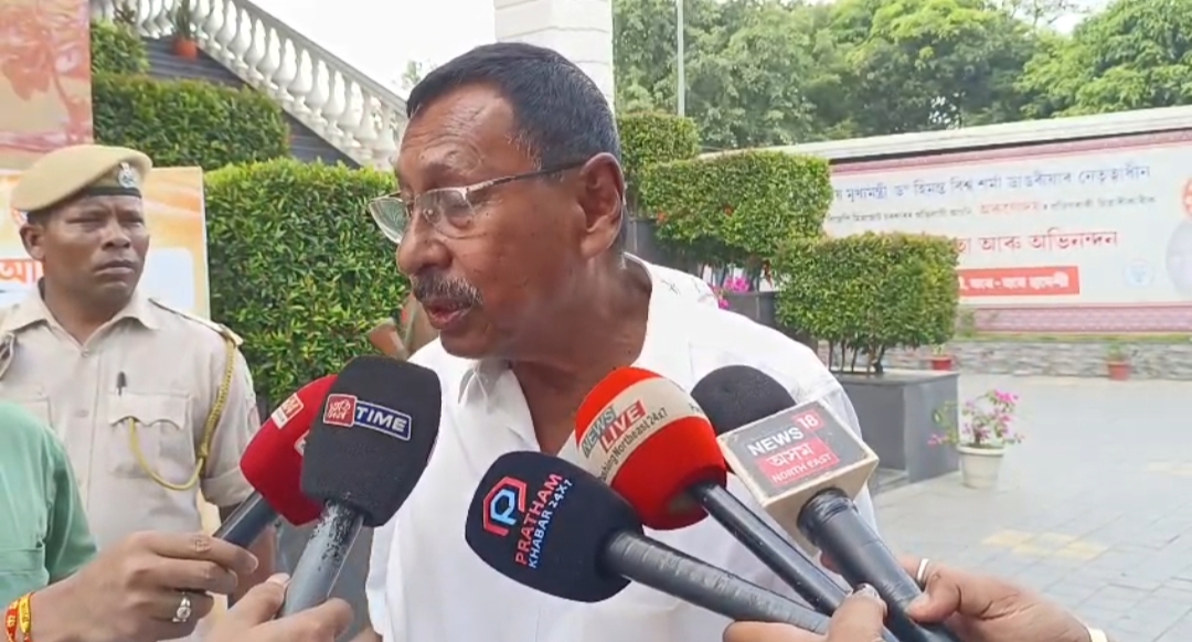 প্ৰাক্তন ৰে’ল ৰাজ্য মন্ত্ৰী ৰাজেন গোহাঁইৰ বিজেপি ত্যাগ