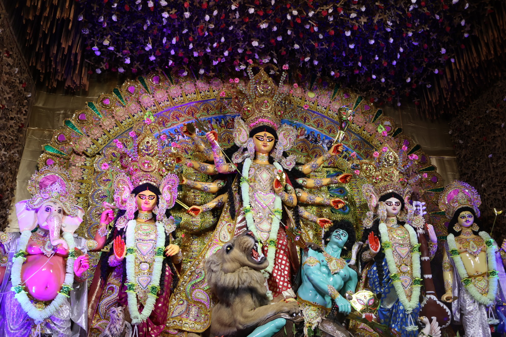 প্রতিকুল বতৰৰ মাজতে গুৱাহাটী মহানগৰীৰ পাঁচটাকৈ ঘাটত দুৰ্গাক বিসর্জন প্রক্রিয়া