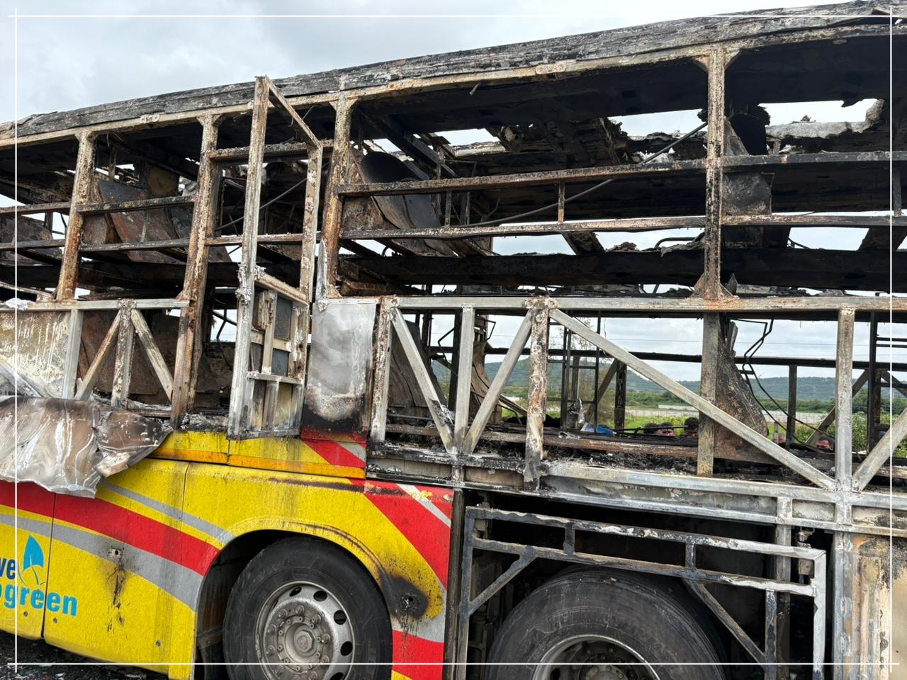 অন্ধ্ৰপ্ৰদেশৰ কুর্নুলত ব্যক্তিগত যাত্রীবাহী বাছত জুই লগাৰ ফলত কেইবাগৰাকী যাত্ৰী থিতাতে নিহত