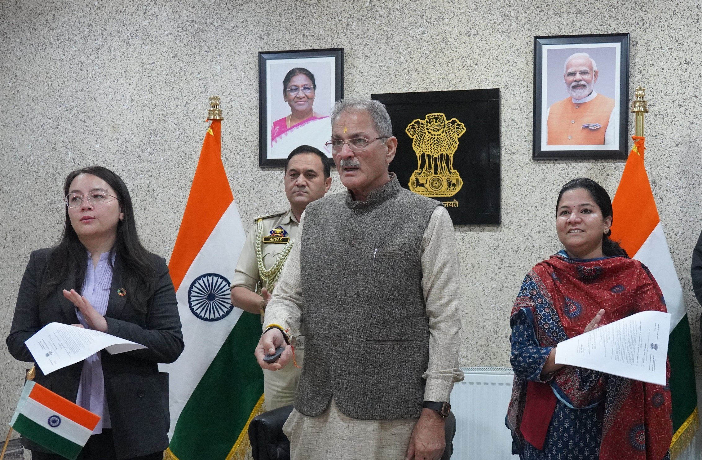 लद्दाख के उपराज्यपाल कविंदर गुप्ता ने वित्‍तीय सहायता योजना रीवा के दूसरे चरण का शुभारंभ किया