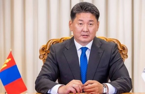 মঙ্গোলিয়ার প্রেসিডেন্ট খুরেলুখ উখনা, রাষ্ট্রপতি দ্রৌপদী মুর্মুর আমন্ত্রণে আগামীকাল থেকে চার দিনের সরকারি সফরে ভারতে আসছেন