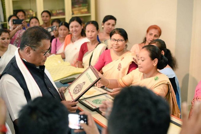 ধেমাজি গ্রামোন্নয়ন অভিকৰণ কাৰ্যালয় চৌহদত পুনৰ নিৰ্মিত সোৱণশিৰি হাট উদ্বোধন ডাঃ ৰণোজ পেগুৰ