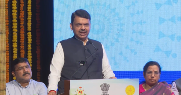 अनुकंपा तत्वावर निवड झालेल्या उमेदवारांना मुख्यमंत्र्यांच्या हस्ते नियुक्तीपत्रं प्रदान