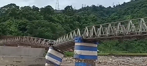 पश्चिम बंगाल: दार्जीलिंग में भारी बारिश और भूस्खलन से 20 से अधिक मौतें