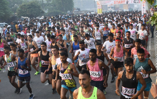 दिल्ली हाफ मैराथन के 20वें संस्करण का आयोजन, 40 हजार से अधिक प्रतिभागी ले रहे हिस्सा