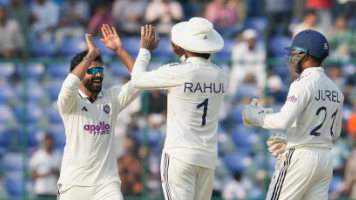 भारत-वेस्‍टइंडीज टेस्ट: तीसरे दिन मुश्किल में वेस्‍टइंडीज, लंच तक 217 पर 8 विकेट खोए