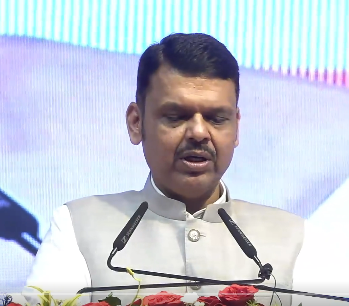 मुख्यमंत्र्यांच्या हस्ते फलटण इथल्या विविध विकास कामांचं भूमिपूजन आणि लोकार्पण