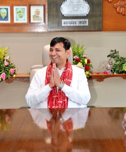 રાજકક્ષાના મંત્રી તરીકેનો પદભાર સંભળતા પ્રવિણ માળીએ કહ્યું કે, શુન્ય કાર્બન ઉત્સર્જન માટેના પ્રયાસો હાથ ધરાશે