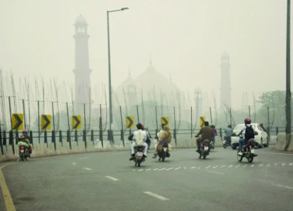 Pakistan: Lahore Tops World Pollution Charts with AQI of 424; Karachi Also Among Worst