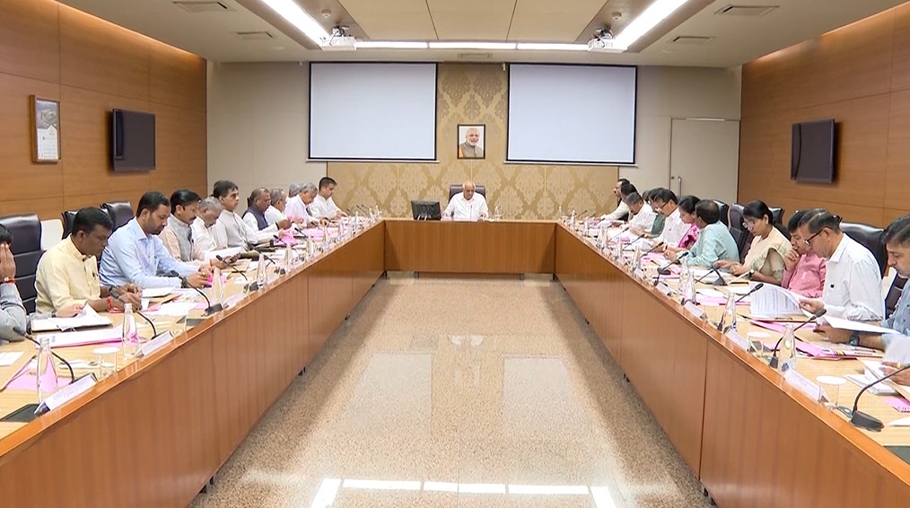 રાજ્યમાં વરસાદથી થયેલા પાકના નુકસાનનો સરવે કરાશે –  રાજ્ય મંત્રીમંડળની બેઠકમાં નિર્ણય લેવાયો