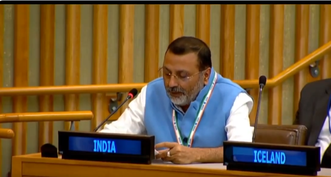 بھارت نے بچوں کے حقوق کی خلاف ورزی کے خود اپنے ریکارڈ اور سرحد پار سے جاری دہشت گردی سے دنیا کا دھیان ہٹانے کی پاکستان کی کوشش کی سخت مذمت کی ہے۔