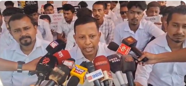 জুবিন গাৰ্গক ন্যায় প্ৰদানৰ দাবীত আজি সদৌ অসম ছাত্র সন্থাৰ ধর্মঘট কার্যসূচী ৰূপায়ণ