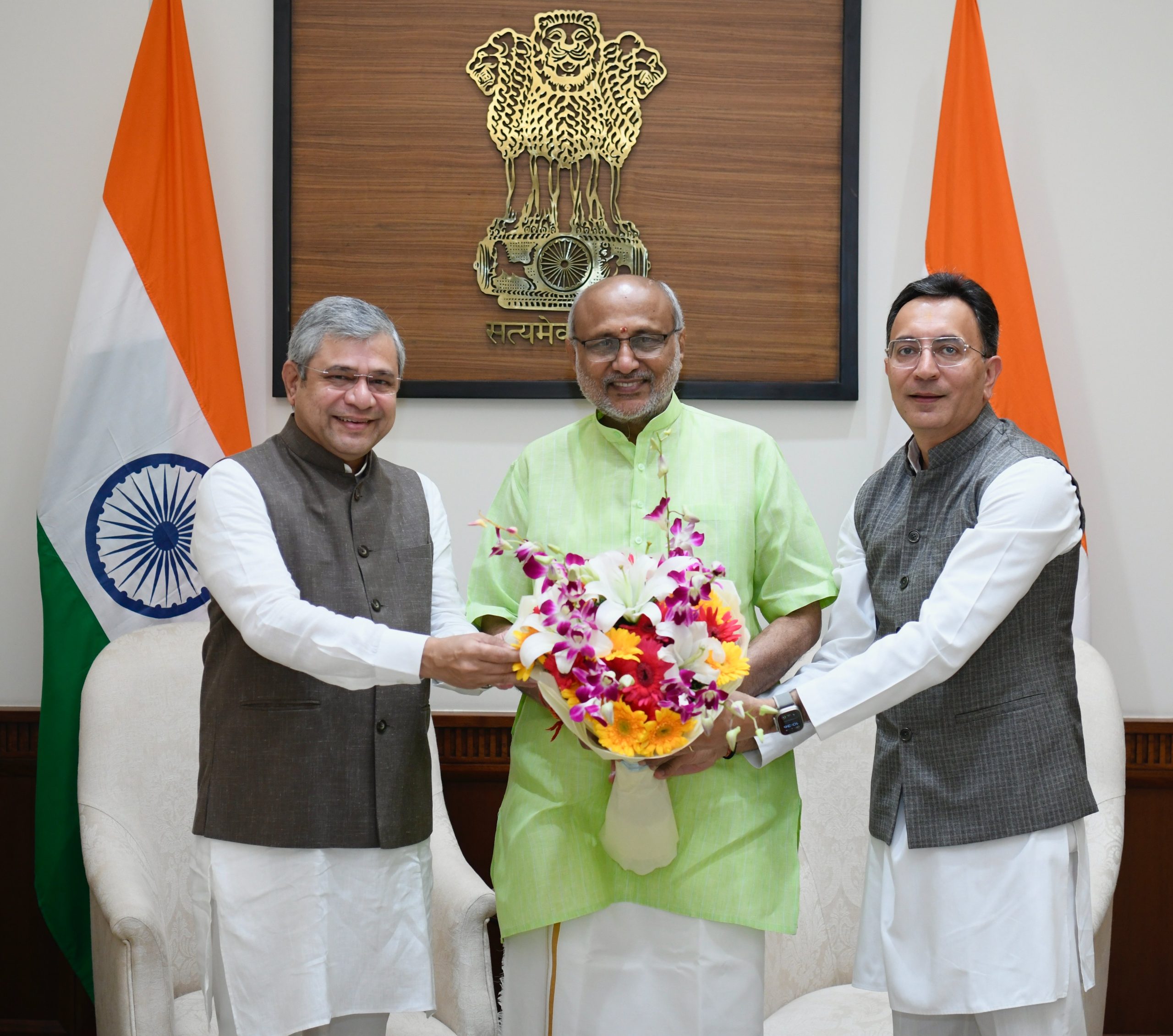 Vice-President Radhakrishnan Calls for Responsible Social Media Use, Promotes Digital Innovation