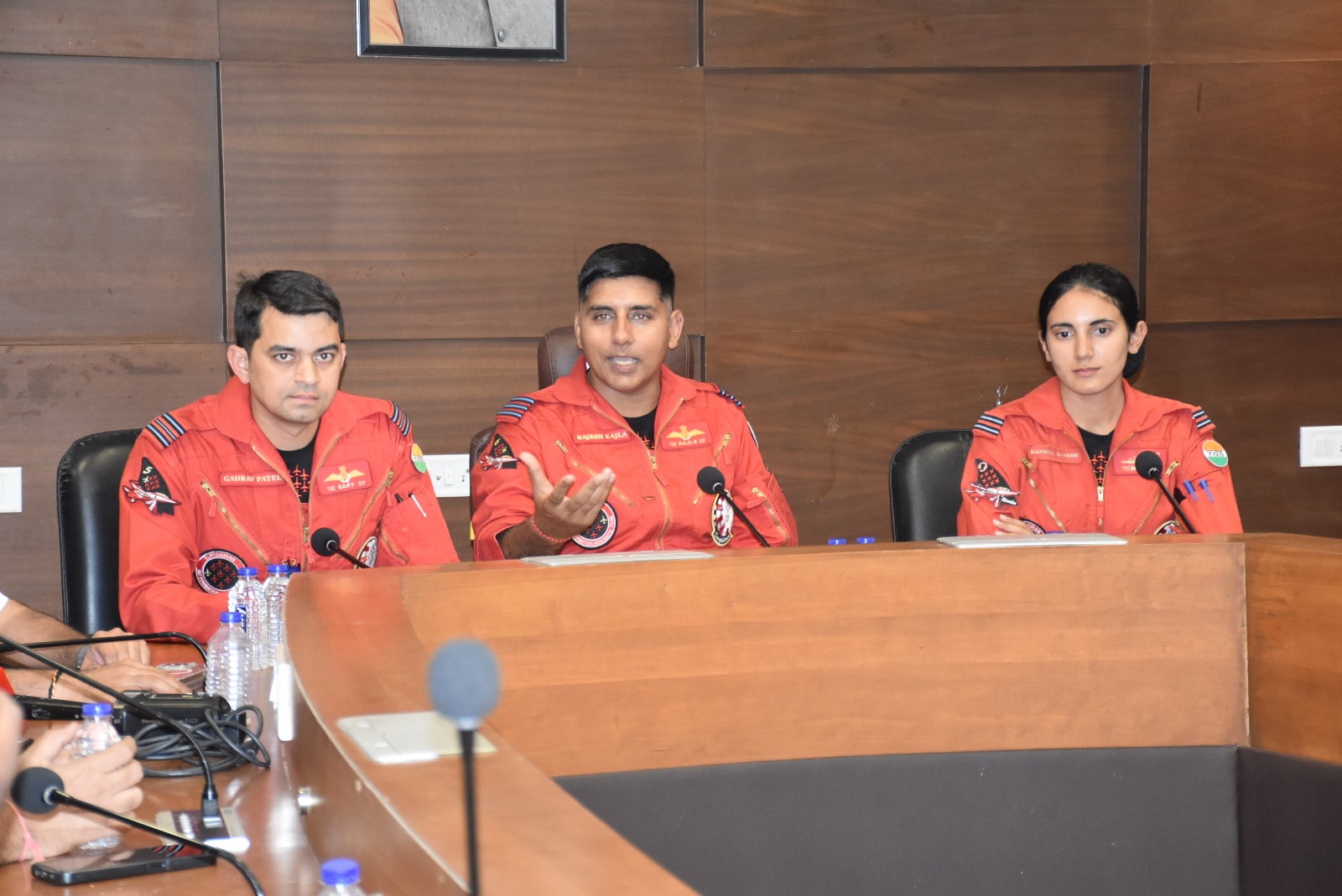 મહેસાણાના ઍરોડ્રોમ ખાતે આવતીકાલે ભારતીય વાયુસેનાની સૂર્યકિરણ ઍરોબિટીક ટીમનો ઍર-શૉ યોજાશે.