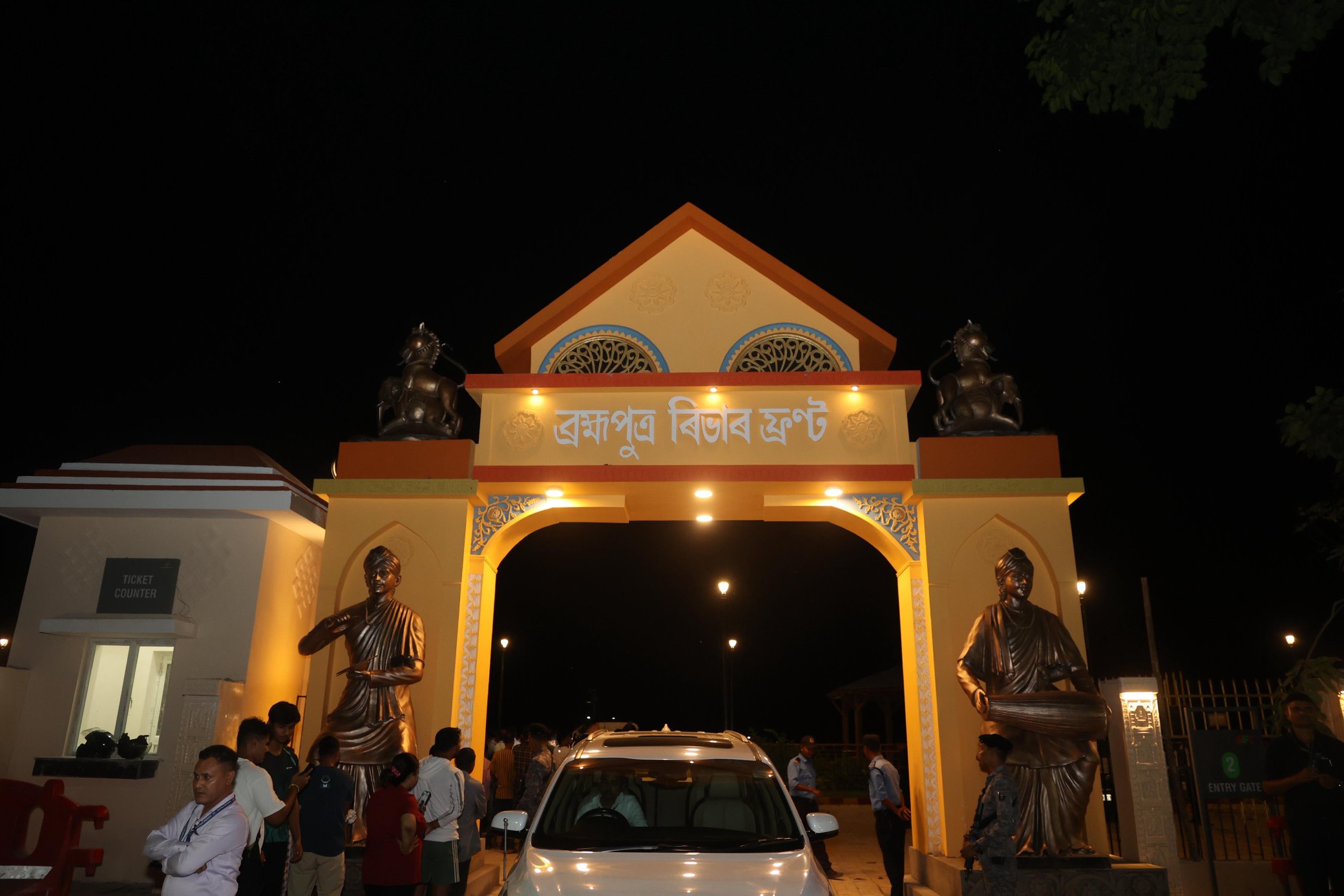 ব্ৰহ্মপুত্ৰৰ পাৰ উন্নয়ন প্রকল্পস্থলী পৰিদৰ্শন মুখ্যমন্ত্ৰীৰ