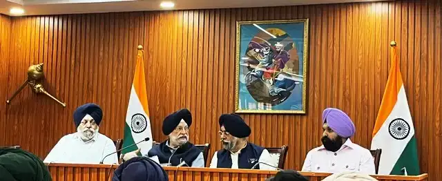 गुरू गोबिन्‍द सिहं साहिब के पवित्र पादुकाएं दिल्‍ली पटना साहिब ले जाया जाएगा