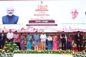 ગાંધીનગરમાં મહાત્મા મંદિર ખાતે રાજ્યકક્ષાના વિકાસ સપ્તાહ કાર્યક્રમ હેઠળ બે હજાર 885 કરોડ રૂપિયાથી વધુના વિકાસકાર્યોનું લોકાર્પણ અને ખાતમુહૂર્ત….