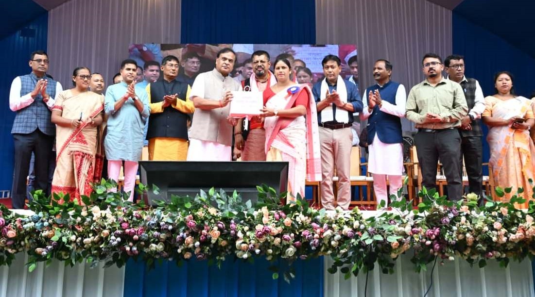 শদিয়াত মুখ্যমন্ত্রী মহিলা উদ্যমিতা আঁচনিৰ অধীনত ২৭,৫৭৩ গৰাকী হিতাধিকাৰীক মুখ্যমন্ত্ৰীৰ চেক প্ৰদান