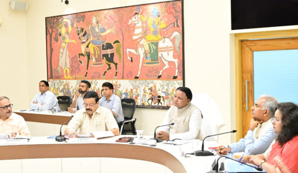 CM Mohan Charan Majhi Chairs Review Meeting on Cyclone ‘Montha’ Preparedness