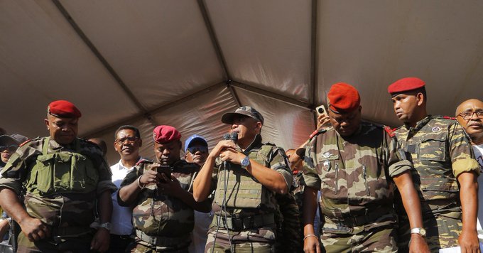 मेडागास्कर: माइकल रैंड्रियनिरिना ने राष्ट्रपति पद की शपथ लेने की घोषणा की