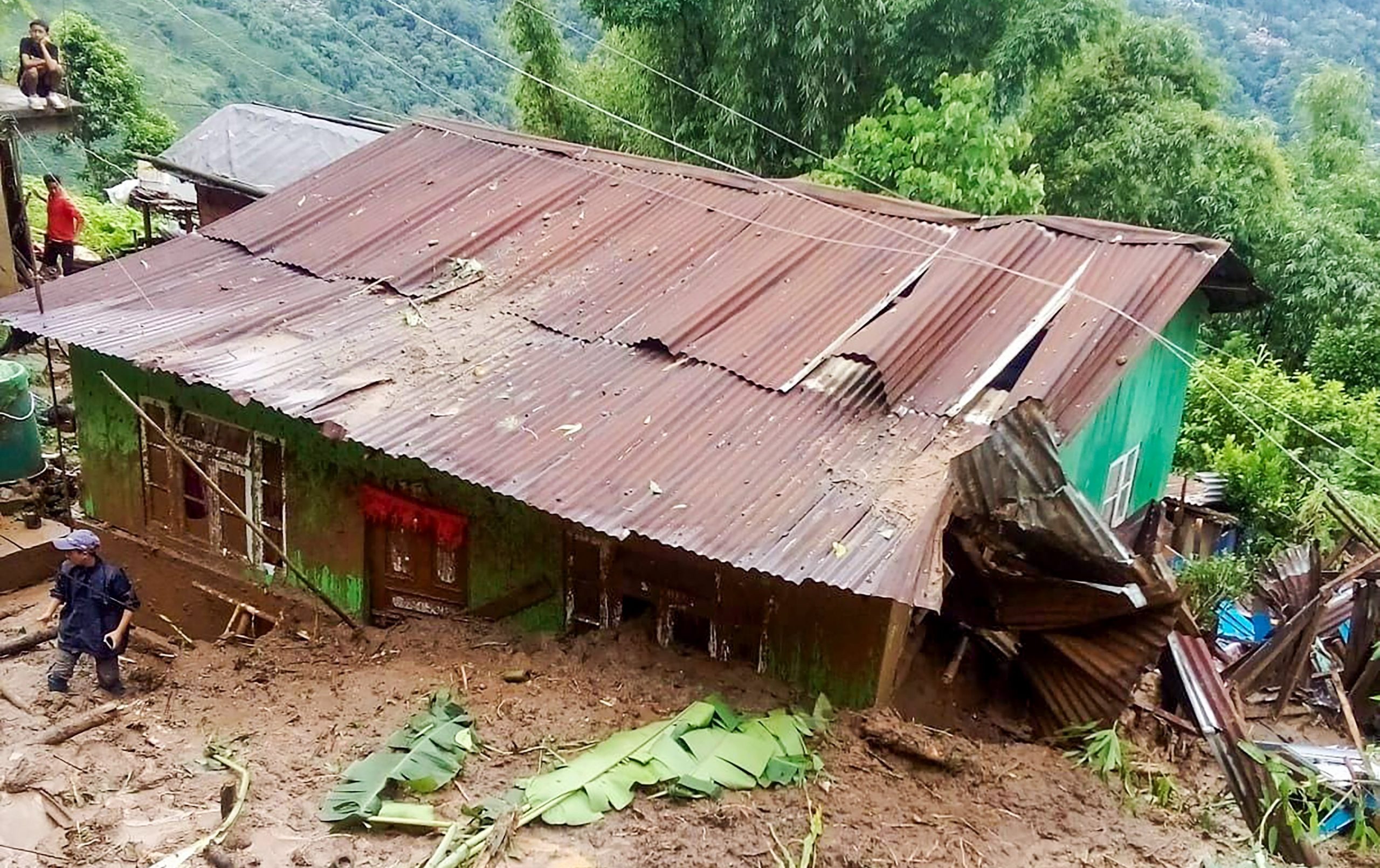 20 people killed in Darjeeling Hills of West Bengal due to Incessant Rains, landslides