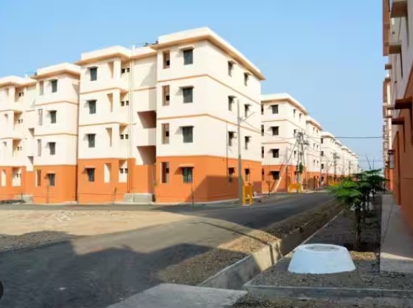 અમદાવાદ મહાનગરપાલિકા ગરીબ અને મધ્યમ વર્ગના લોકોને સસ્તા મકાન મળી રહે તે માટે 10 હજાર મકાનોનું નિર્માણ કરશે