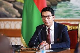 मादागास्करचे राष्ट्राध्यक्षांनी सोडला देश